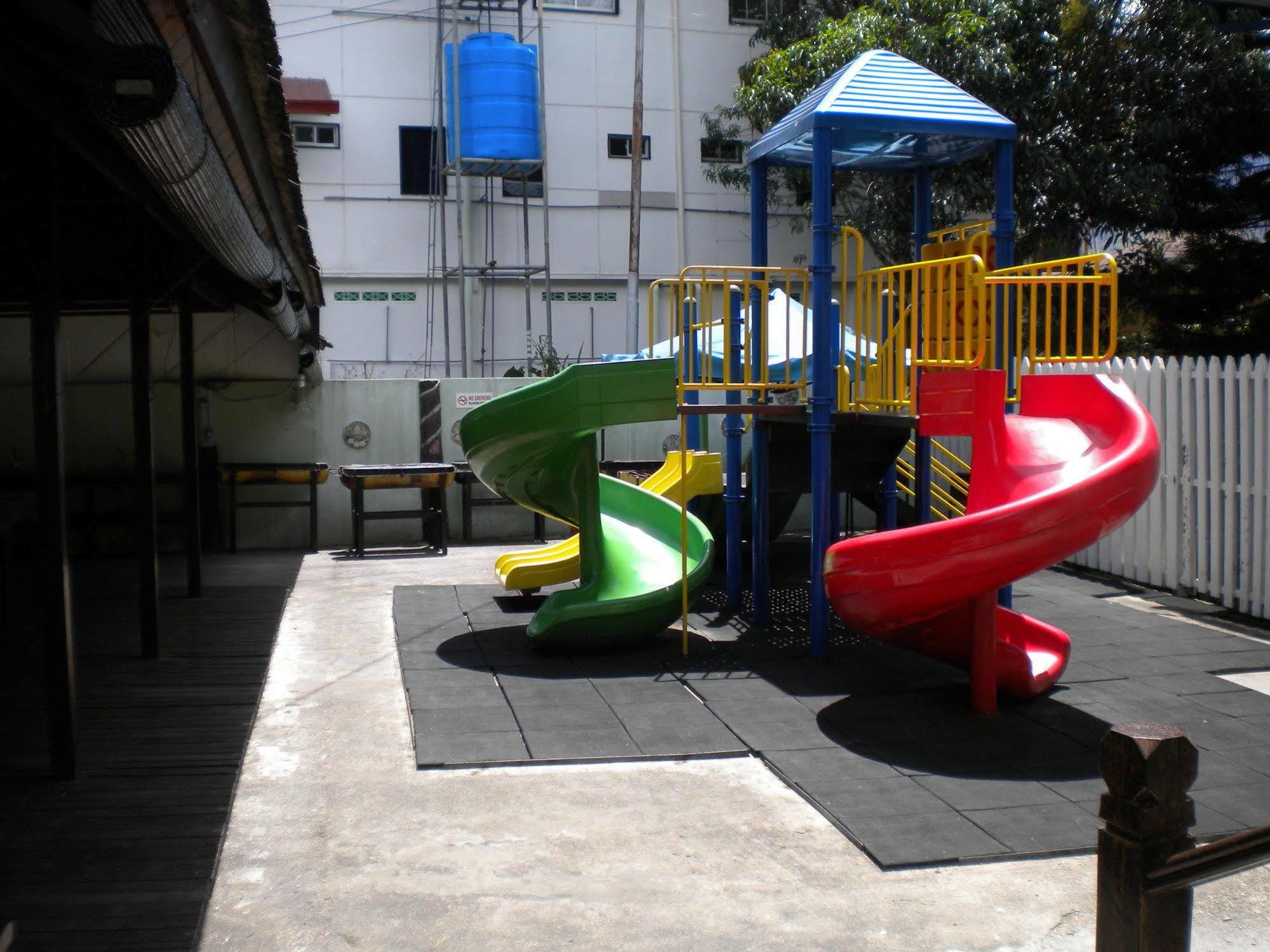 Kampong Kundassan Kinabalu Pine Resort מראה חיצוני תמונה
